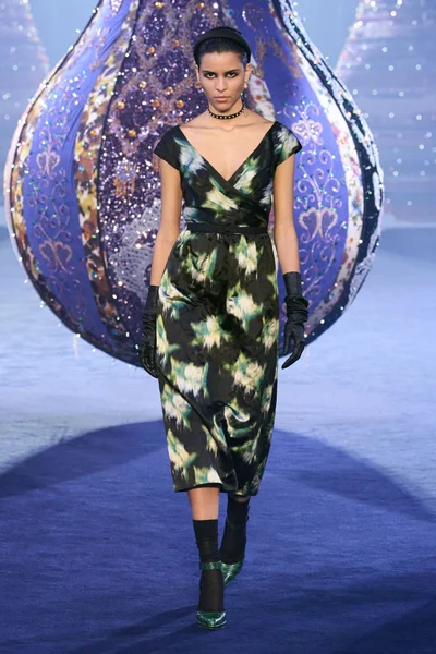 Look 35